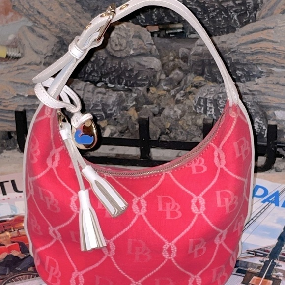 Dooney & Bourke pink white monogram bucket hobo purse Barbie - Picture 6 of 6